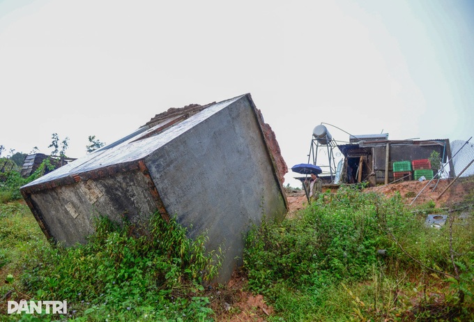 Houses in Lam Dong at risk of collapse due to erosion - 7 Houses in Lam Dong at risk of collapse due to erosion - 7