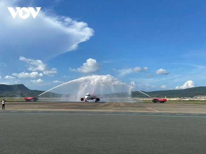 Phu Quoc welcomes 220 Russian tourists as direct air route resumes - 1 Phu Quoc welcomes 220 Russian tourists as direct air route resumes - 1