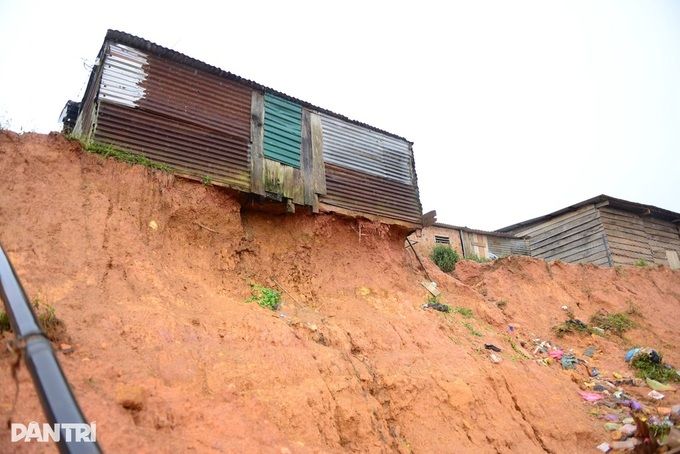 Residents evacuated from landslide-hit resettlement site in Lam Dong - 2 Residents evacuated from landslide-hit resettlement site in Lam Dong - 2