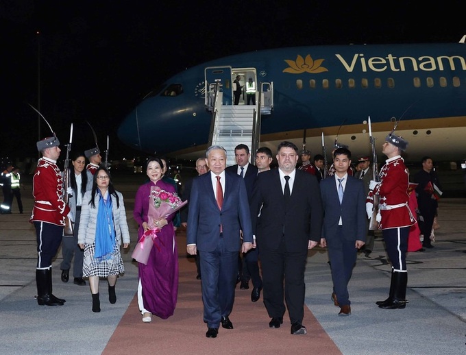 Vietnamese Party chief lands in Bulgaria to bolster ties - 1 Vietnamese Party chief lands in Bulgaria to bolster ties - 1