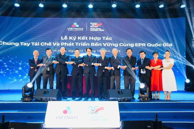 Vietnam’s plastics industry and the vision for sustainable competitiveness - 1 Vietnam’s plastics industry and the vision for sustainable competitiveness - 1