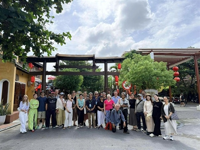 International, Vietnamese artists exchange art creations - 1 International, Vietnamese artists exchange art creations - 1