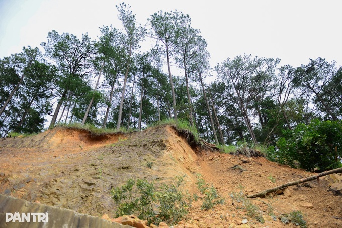 Landslides block mountain pass linking Dalat and Khanh Hoa coast - 6 Landslides block mountain pass linking Dalat and Khanh Hoa coast - 6