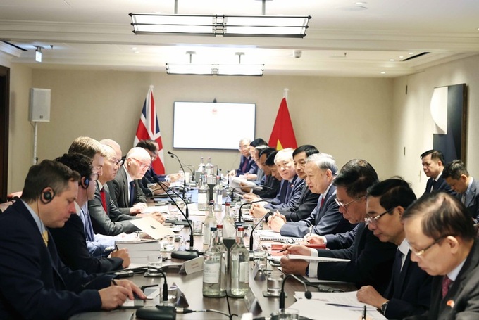 Vietnamese Party chief attends seminar on AI, technology in London - 1 Vietnamese Party chief attends seminar on AI, technology in London - 1
