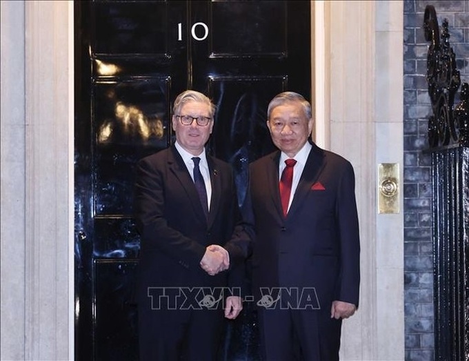 UK Prime Minister holds talks with Vietnamese Party General Secretary - 2 UK Prime Minister holds talks with Vietnamese Party General Secretary - 2