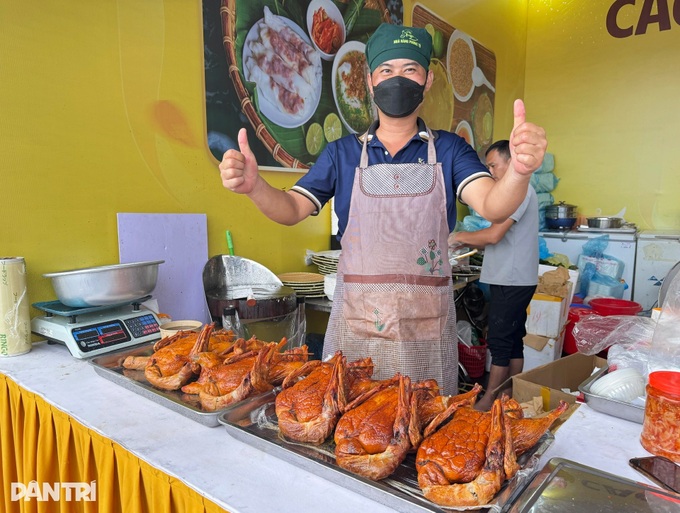 Specialties from across Vietnam showcased at Autumn Fair in Hanoi - 2 Specialties from across Vietnam showcased at Autumn Fair in Hanoi - 2