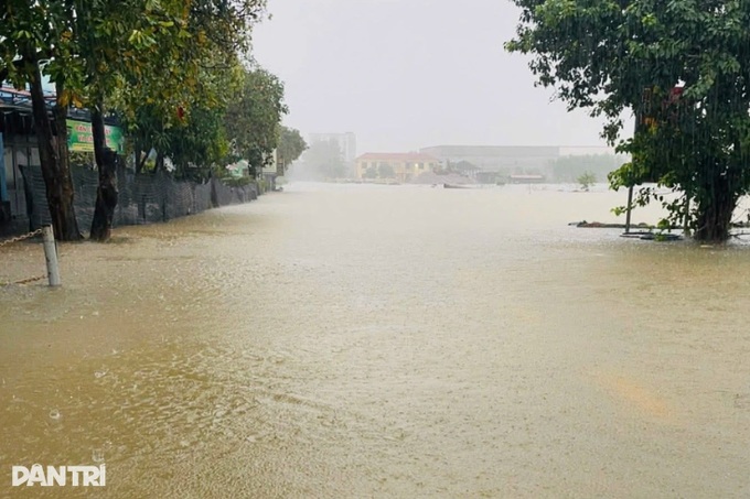Hue and Danang brace for heavy rainfall to return - 2 Hue and Danang brace for heavy rainfall to return - 2