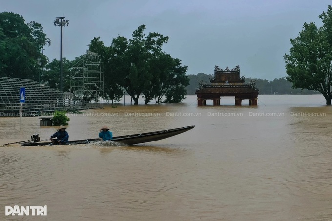 Hue’s imperial sites close again due to flooding - 1
