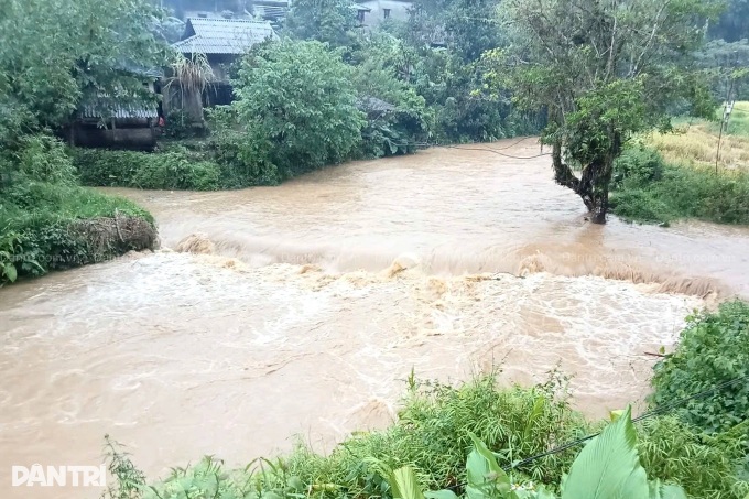 Tuyen Quang mountain villagers dream of a bridge - 2