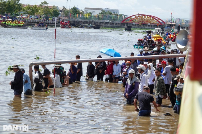 61 teams compete at Can Tho boat race festival - 6 61 teams compete at Can Tho boat race festival - 6