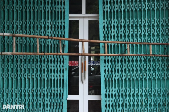 People in central Vietnam reinforce homes as Typhoon Kalmaegi nears - 4 People in central Vietnam reinforce homes as Typhoon Kalmaegi nears - 4