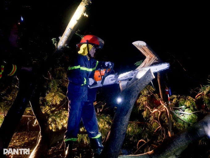 Kalmaegi weakens and moves into Laos - 1 Kalmaegi weakens and moves into Laos - 1