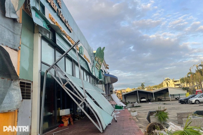 Kalmaegi leaves 8 dead, destroys thousands of homes in central region - 2 Kalmaegi leaves 8 dead, destroys thousands of homes in central region - 2