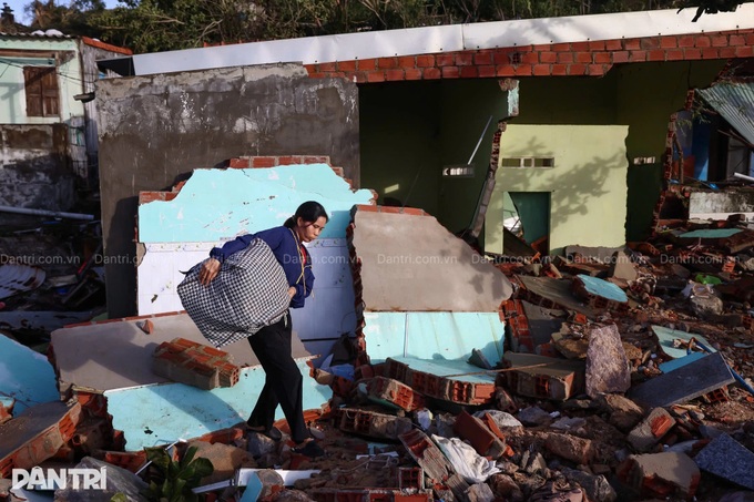 Gia Lai fishing village in ruins after Typhoon Kalmaegi - 1 Gia Lai fishing village in ruins after Typhoon Kalmaegi - 1