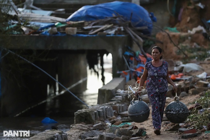 Gia Lai fishing village in ruins after Typhoon Kalmaegi - 3 Gia Lai fishing village in ruins after Typhoon Kalmaegi - 3