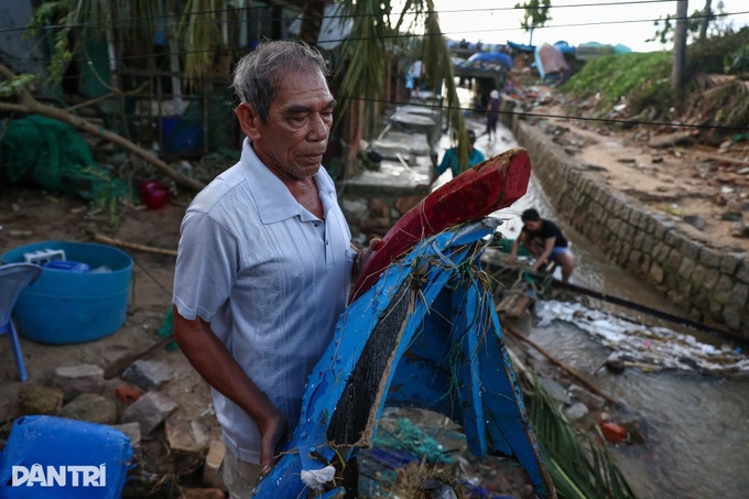 Gia Lai fishing village in ruins after Typhoon Kalmaegi - 6 Gia Lai fishing village in ruins after Typhoon Kalmaegi - 6