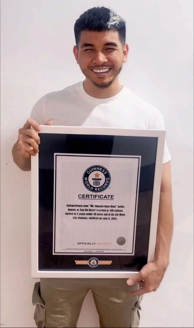 Vietnamese man visits 100 countries in two years, sets Guinness records - 2