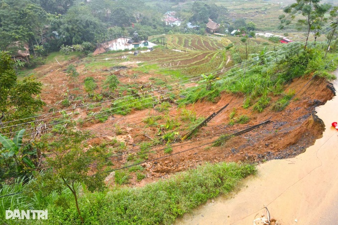 Landslides damage Pu Luong village after typhoons - 2
