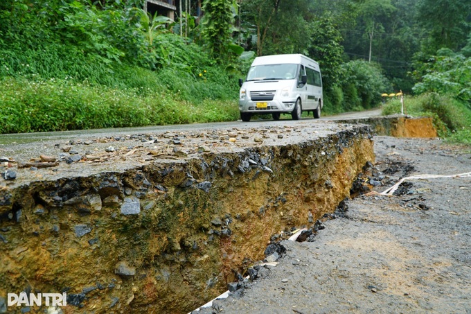 Landslides damage Pu Luong village after typhoons - 6