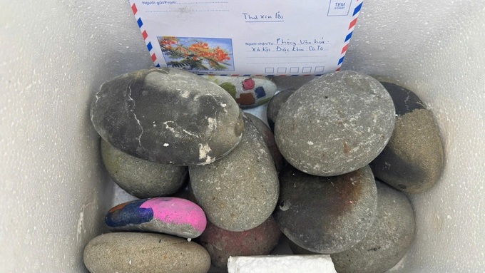 Visitor returns 14 kilos of stones to Co To after nearly a decade - 1