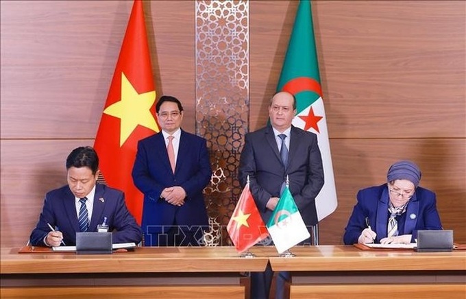 Vietnamese, Algerian PMs hold talks, elevate ties to strategic partnership - 4