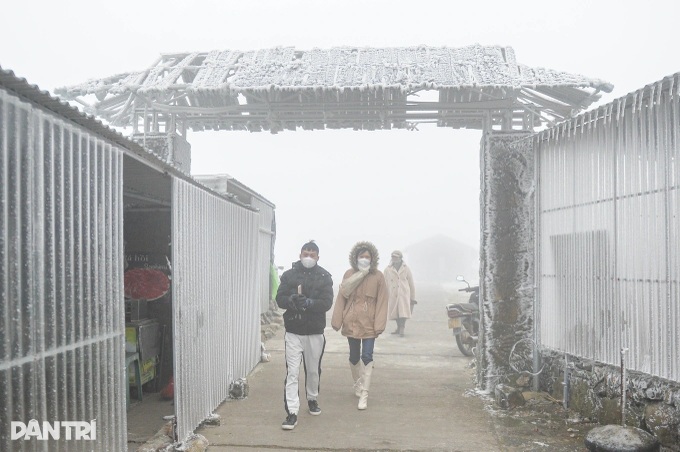 Severe cold grips Northern Vietnam, heavy rains continue in central region - 1 Severe cold grips Northern Vietnam, heavy rains continue in central region - 1