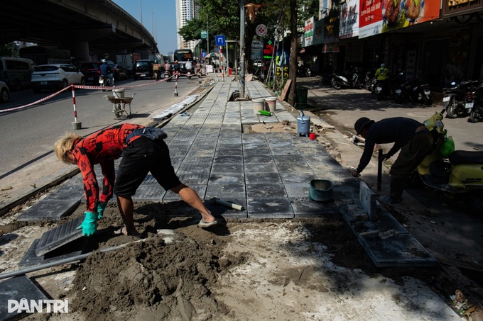 Hanoi pavements get new look as city speeds up upgrades - 8