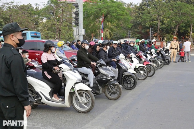 Hanoi to restrict petrol motorbikes in ring road 1 from July 2026 - 1