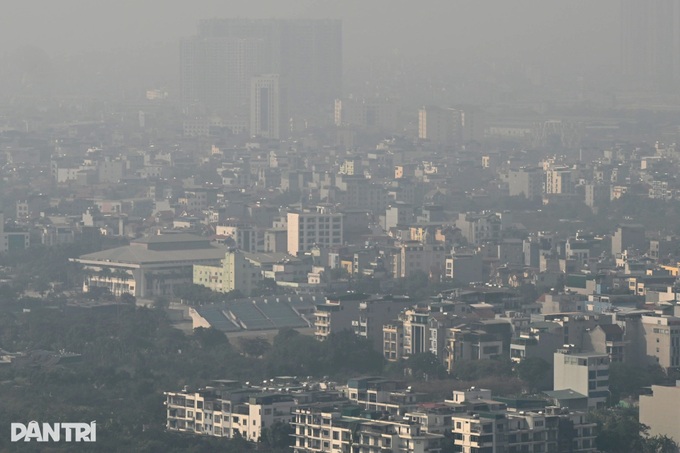Hanoi shrouded in heavy smog as air quality worsens - 3