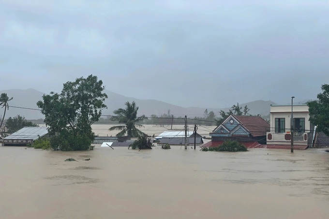 Dantri/Dtinews plans 50 floating flood houses for Dak Lak residents - 1 Dantri/Dtinews plans 50 floating flood houses for Dak Lak residents - 1