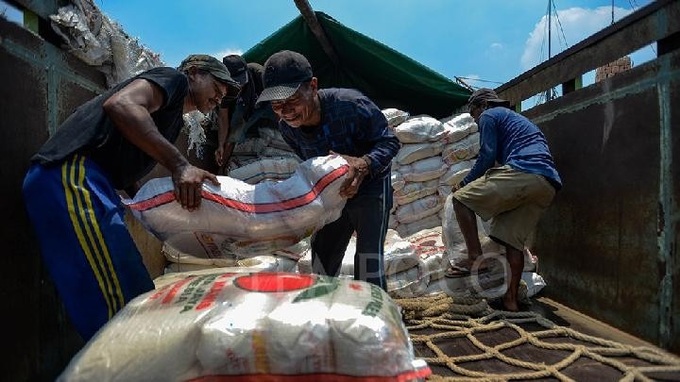 Indonesia to stop rice imports next year - 1