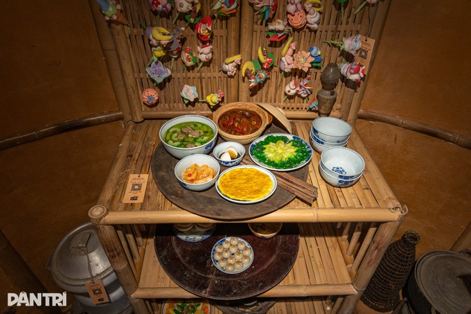 Hanoi train carriages bring back subsidy-era flavours - 10