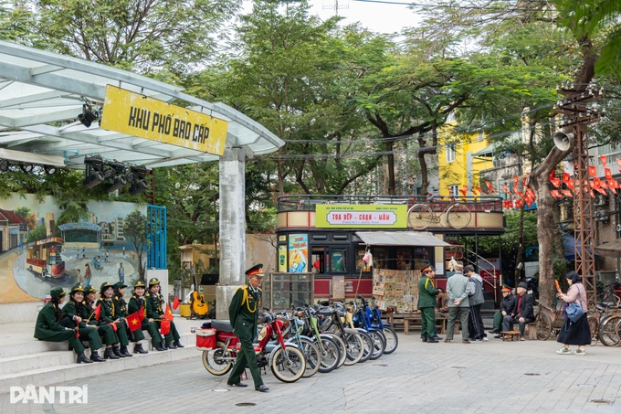 Hanoi train carriages bring back subsidy-era flavours - 5