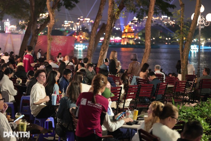 New Year cheer spreads across major cities in Vietnam - 7 New Year cheer spreads across major cities in Vietnam - 7