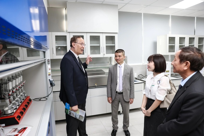 Dantri signs cooperation agreement with Cuu Long University - 4