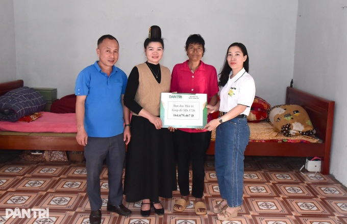 Dantri/Dtinews readers help poor widow with cancer in Dien Bien - 1