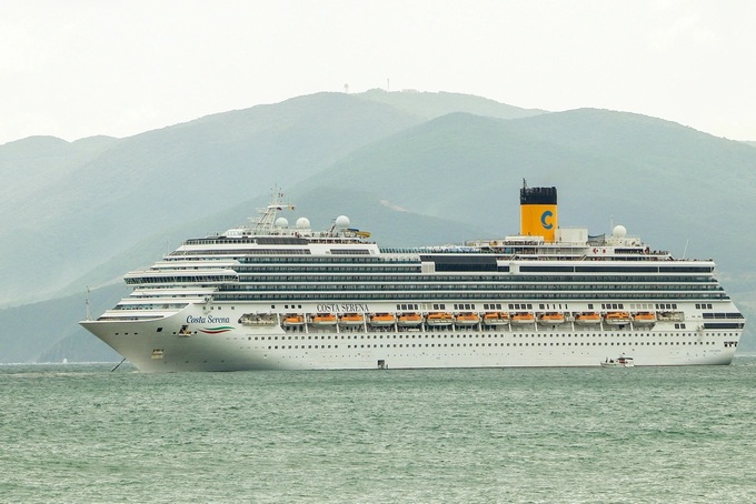 Costa Serena brings 2,800 cruise tourists to Nha Trang - 1