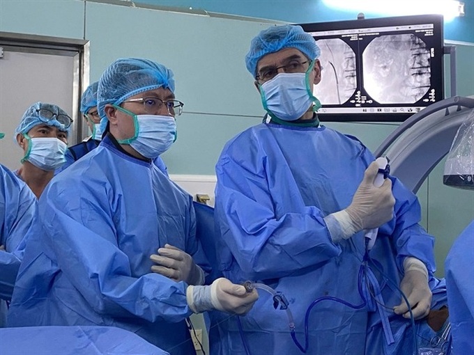 European-standard endourology training brings expertise to Vietnam - 1