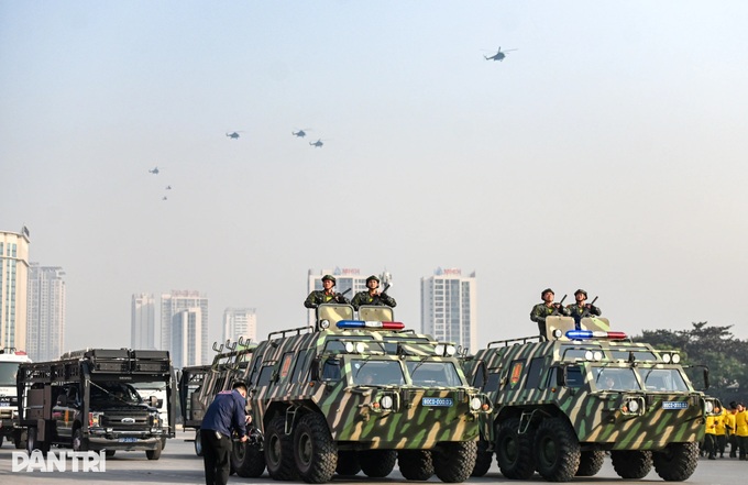 Vietnamese police stage security drill ahead of Communist Party congress - 5