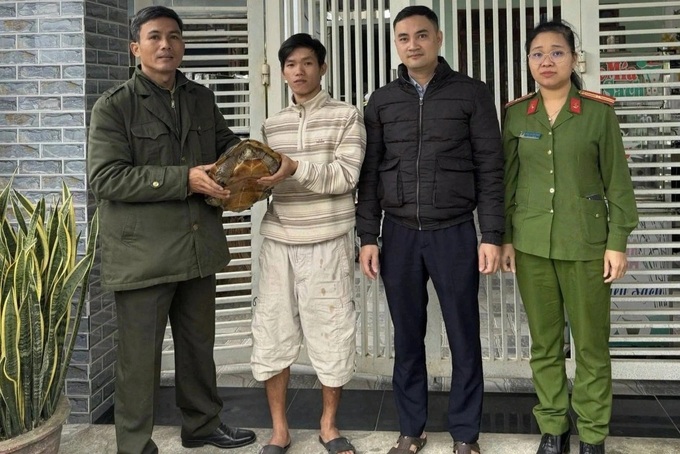 Rare wildlife strays into residents’ gardens, handed over to authorities - 1 Rare wildlife strays into residents’ gardens, handed over to authorities - 1