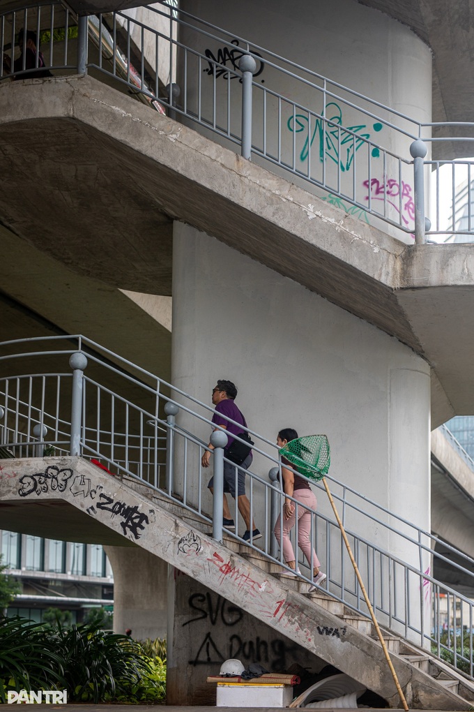 Graffiti defaces historic bridge in Ho Chi Minh City - 5 Graffiti defaces historic bridge in Ho Chi Minh City - 5