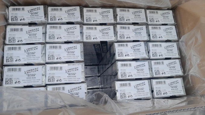 Vietnam customs seize fake AirPods transit shipments - 2