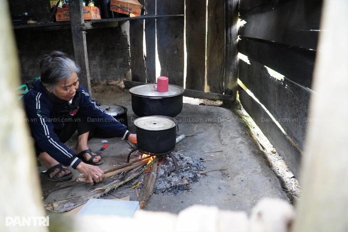 Two children in Ha Tinh seek help after father’s death, mother’s illness - 2