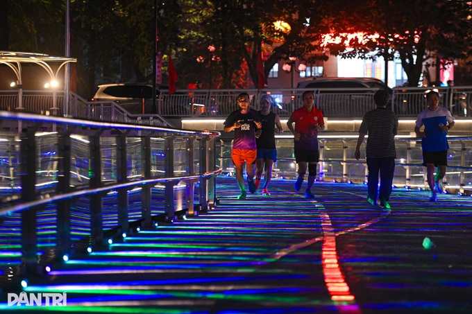 Dong Da Lake unveils new look after renovation - 10