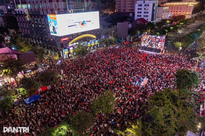 Vietnam fans in tears after U23 loss to China at Asia semis - 1