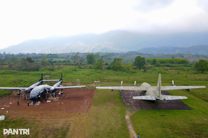 US war-era C-119 aircraft showcased at central airfield - 4