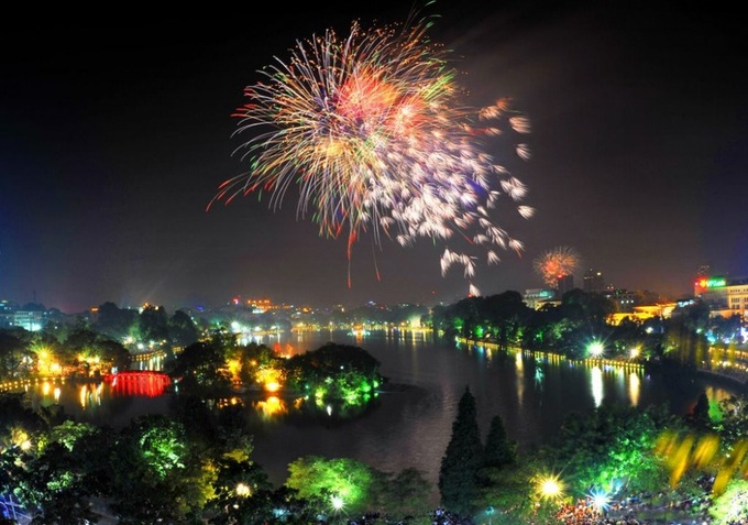 Hanoi to stage fireworks displays at 33 locations on Lunar New Year's Eve - 1