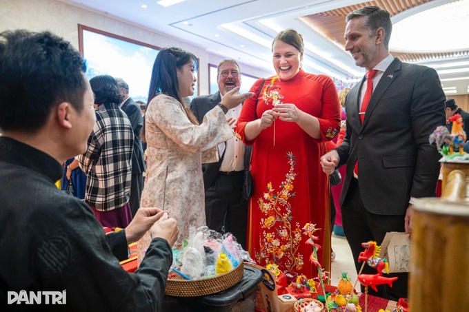 Vietnam’s prime minister hosts Tet reception for diplomatic corps - 9 Vietnam’s prime minister hosts Tet reception for diplomatic corps - 9