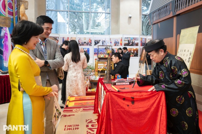 Vietnam’s prime minister hosts Tet reception for diplomatic corps - 10 Vietnam’s prime minister hosts Tet reception for diplomatic corps - 10