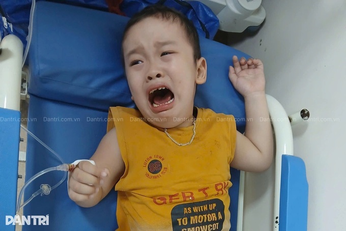 Nearly USD 9,700 raised for Dong Nai boy battling cancer - 3 Nearly USD 9,700 raised for Dong Nai boy battling cancer - 3